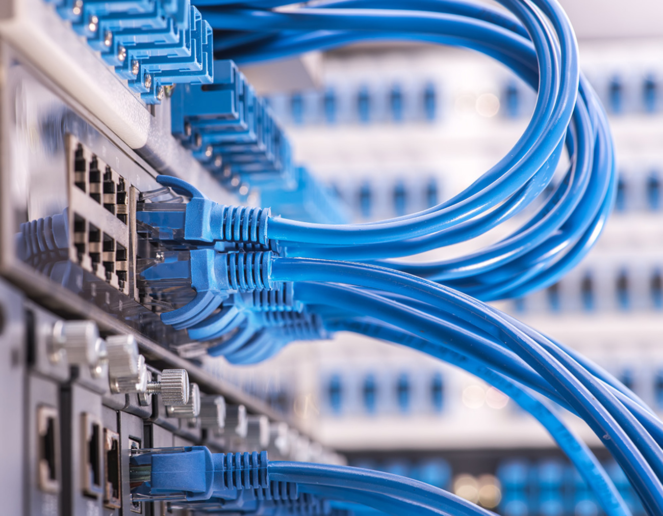 Netzwerktechnik bei Elektrotechnik Hübner GmbH&Co.KG in Hünfeld